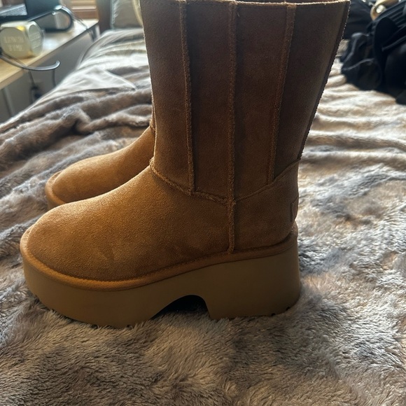 UGG Classic Twin Seam Platform Boot - Picture 3 of 14